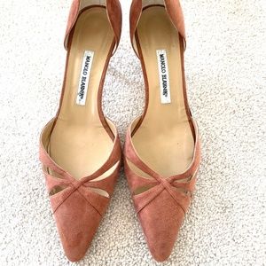 Manolo Blahnik suede kitten pumps pointed toe